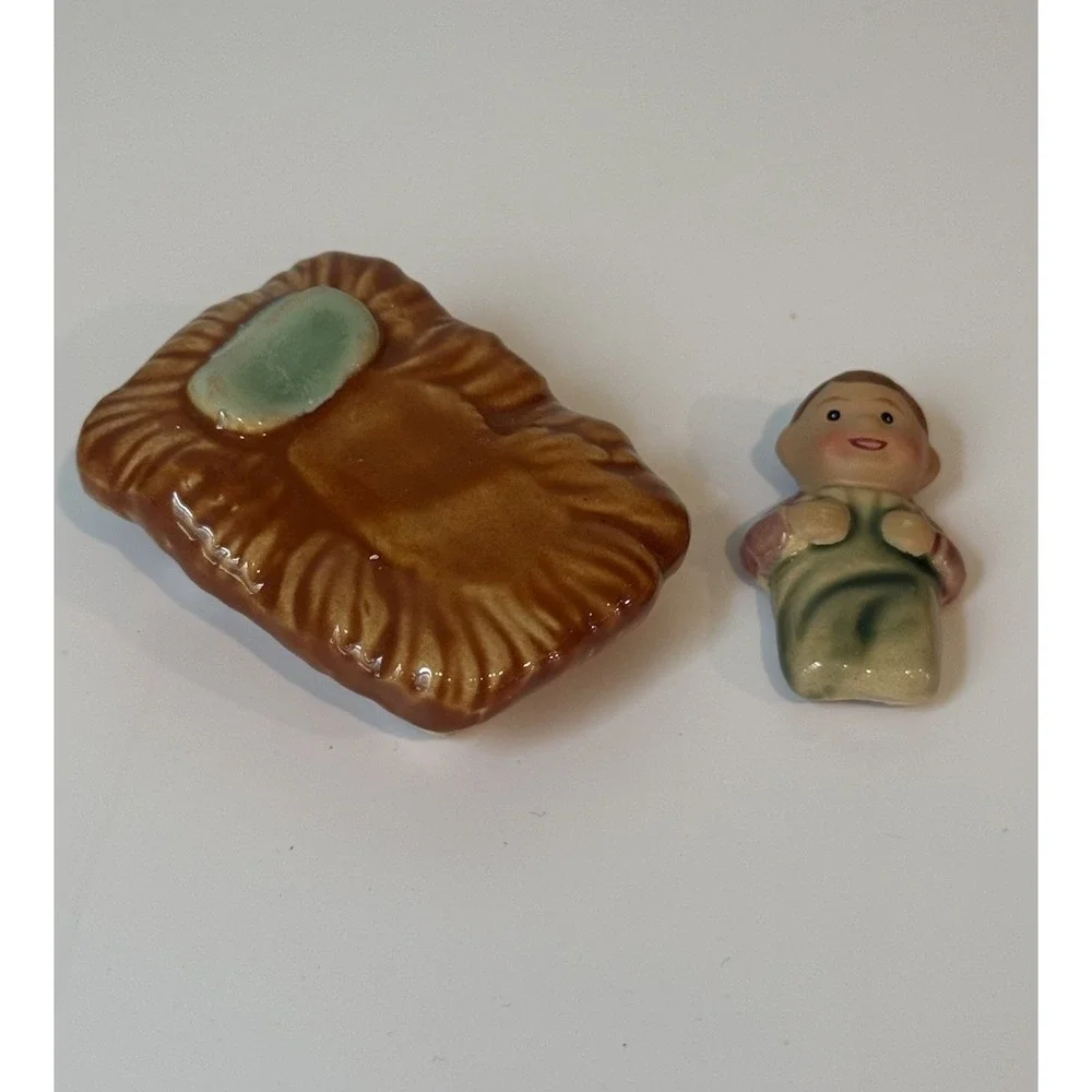 Vintage Ceramic Baby Jesus in Manger Nativity Replacement Figure Christmas